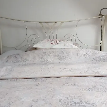 Agnes Vintage Δωμάτια σε οικογενειακή κατοικία *